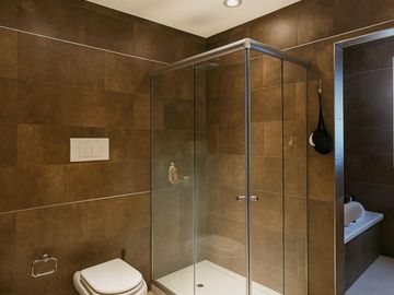 CASA 5 AMBIENTES EN VENTA, BARRIO PRIVADO LOS PARAISOS, LOS CARDALES