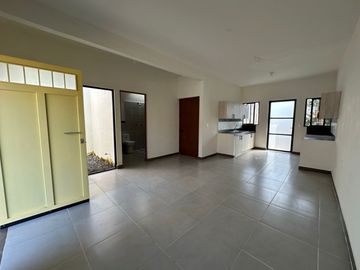 CASA DISPONIBLE EN FRACCIONAMIENTO MONTELLANO II