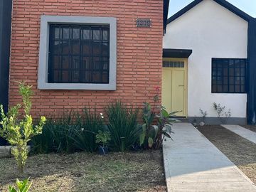 CASA DISPONIBLE EN FRACCIONAMIENTO MONTELLANO II