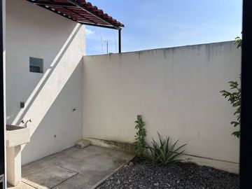 CASA DISPONIBLE EN FRACCIONAMIENTO MONTELLANO II