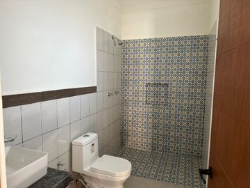 CASA DISPONIBLE EN FRACCIONAMIENTO MONTELLANO II