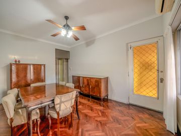 PH FRENTE CON ENTRADA INDEPENDIENTE - PATIO CON PARRILLA - 4 AMBIENTES - SIN EXPENSAS