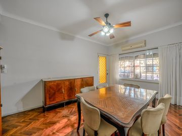 PH FRENTE CON ENTRADA INDEPENDIENTE - PATIO CON PARRILLA - 4 AMBIENTES - SIN EXPENSAS