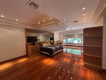 La mejor residencia en venta de Villa Ballester, gran calidad de construccion, posible permuta