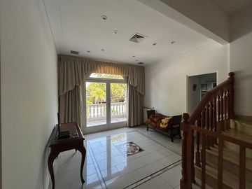 La mejor residencia en venta de Villa Ballester, gran calidad de construccion, posible permuta