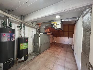 La mejor residencia en venta de Villa Ballester, gran calidad de construccion, posible permuta