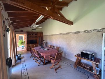 La mejor residencia en venta de Villa Ballester, gran calidad de construccion, posible permuta