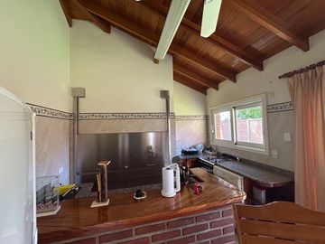 La mejor residencia en venta de Villa Ballester, gran calidad de construccion, posible permuta