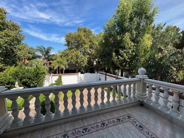 La mejor residencia en venta de Villa Ballester, gran calidad de construccion, posible permuta