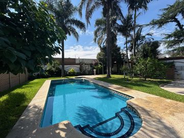 La mejor residencia en venta de Villa Ballester, gran calidad de construccion, posible permuta