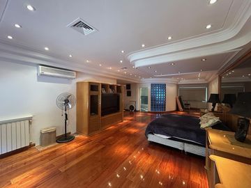 La mejor residencia en venta de Villa Ballester, gran calidad de construccion, posible permuta