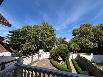 La mejor residencia en venta de Villa Ballester, gran calidad de construccion, posible permuta