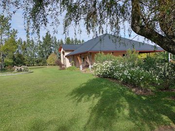 Excelente casa quinta a la venta en Mercedes -Apta credito