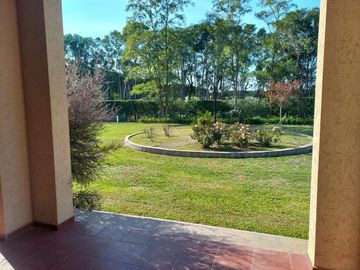 Excelente casa quinta a la venta en Mercedes -Apta credito