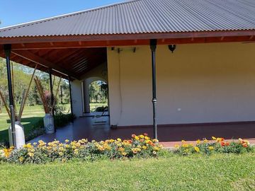 Excelente casa quinta a la venta en Mercedes -Apta credito