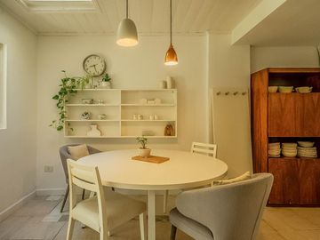 EN VENTA  V. LOPEZ DIVINA CASA DE 3 DORM ESTUDIO/PLAY JARDIN