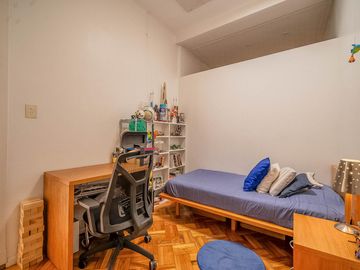 EN VENTA  V. LOPEZ DIVINA CASA DE 3 DORM ESTUDIO/PLAY JARDIN