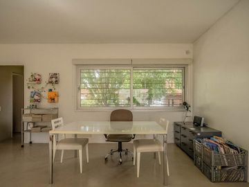 EN VENTA  V. LOPEZ DIVINA CASA DE 3 DORM ESTUDIO/PLAY JARDIN