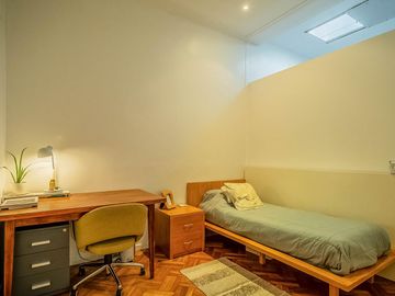 EN VENTA  V. LOPEZ DIVINA CASA DE 3 DORM ESTUDIO/PLAY JARDIN