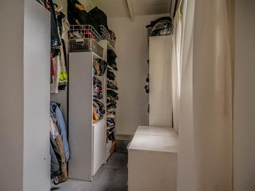 EN VENTA  V. LOPEZ DIVINA CASA DE 3 DORM ESTUDIO/PLAY JARDIN