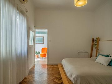 EN VENTA  V. LOPEZ DIVINA CASA DE 3 DORM ESTUDIO/PLAY JARDIN