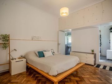 EN VENTA  V. LOPEZ DIVINA CASA DE 3 DORM ESTUDIO/PLAY JARDIN