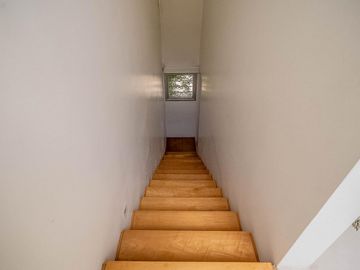 EN VENTA  V. LOPEZ DIVINA CASA DE 3 DORM ESTUDIO/PLAY JARDIN