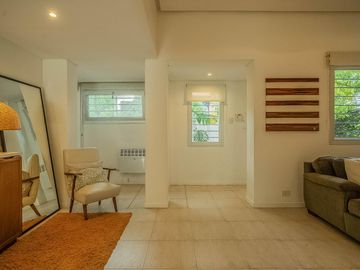 EN VENTA  V. LOPEZ DIVINA CASA DE 3 DORM ESTUDIO/PLAY JARDIN