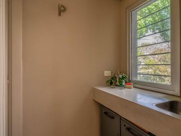 EN VENTA  V. LOPEZ DIVINA CASA DE 3 DORM ESTUDIO/PLAY JARDIN