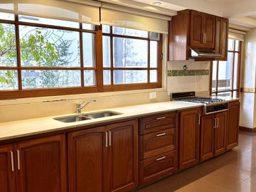 Venta dúplex 6 amb, 377m2, terraza propia y cochera en Caballito