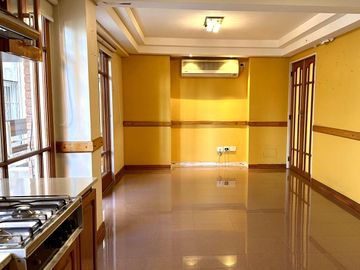 Venta dúplex 6 amb, 377m2, terraza propia y cochera en Caballito