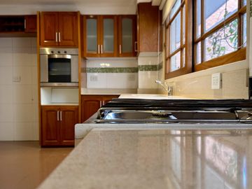 Venta dúplex 6 amb, 377m2, terraza propia y cochera en Caballito