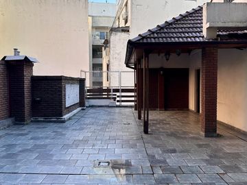 Venta dúplex 6 amb, 377m2, terraza propia y cochera en Caballito