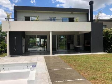 Casa en Venta en Altos de Hudson II