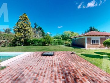 Excelente casaquinta en venta  en Etcheverry