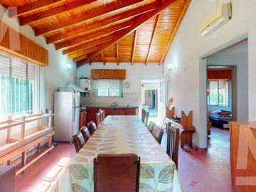 Excelente casaquinta en venta  en Etcheverry