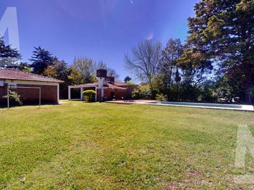 Excelente casaquinta en venta  en Etcheverry