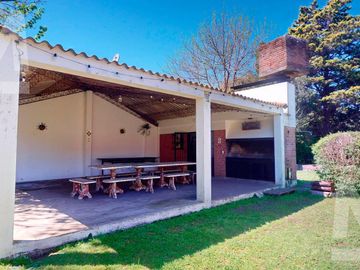 Excelente casaquinta en venta  en Etcheverry