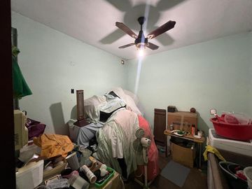 Casa de tres ambientes a reciclar en Venta