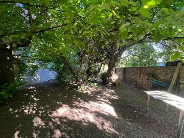 Casa de tres ambientes a reciclar en Venta