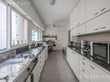 Departamento en venta en Palermo - Piso en torre en esquina