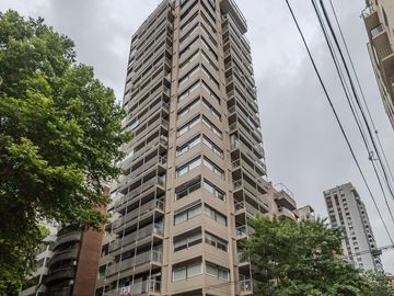 Departamento en venta en Palermo - Piso en torre en esquina