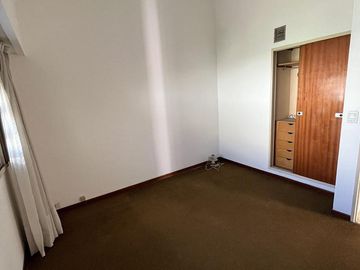 HERMOSA CASA CON JARDIN - FLORIDA OESTE