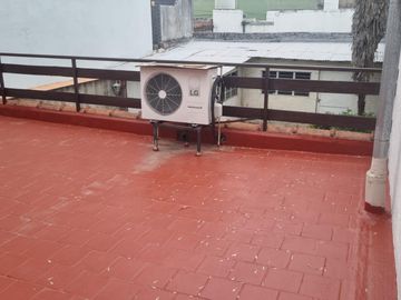 HERMOSA CASA CON JARDIN - FLORIDA OESTE