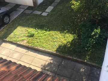 HERMOSA CASA CON JARDIN - FLORIDA OESTE