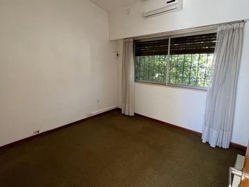 HERMOSA CASA CON JARDIN - FLORIDA OESTE