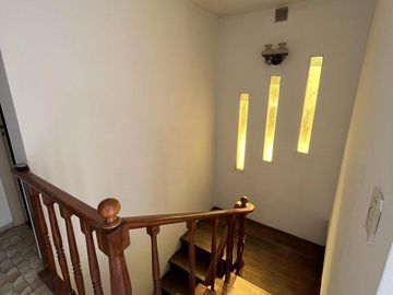 HERMOSA CASA CON JARDIN - FLORIDA OESTE