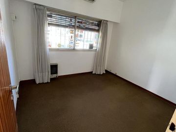 HERMOSA CASA CON JARDIN - FLORIDA OESTE