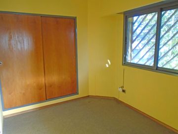 VENTA CASA 4 AMBIENTES EN VILLA BALLESTER