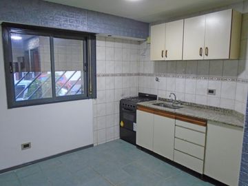VENTA CASA 4 AMBIENTES EN VILLA BALLESTER